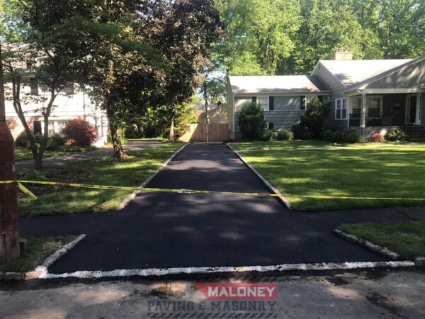 Asphalt driveway in knollwood ter, westfield. nj