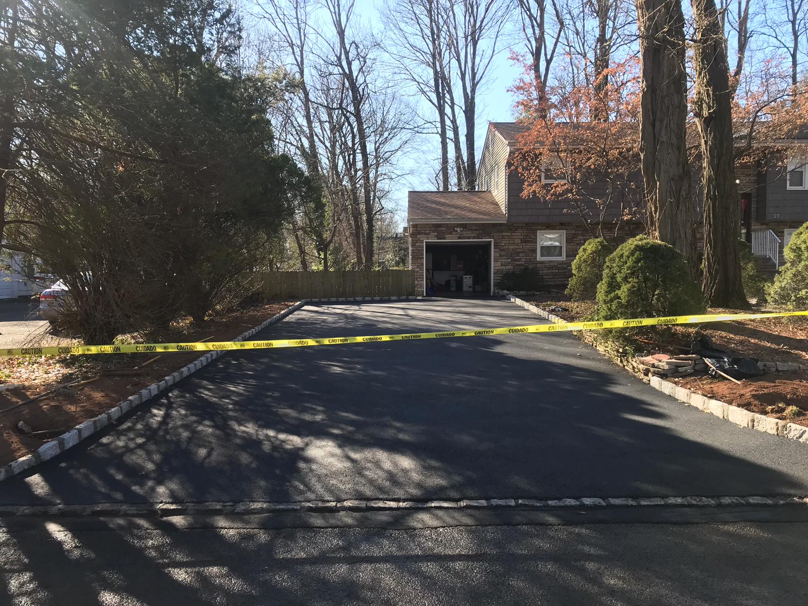 Asphalt driveway with granite curb (3)