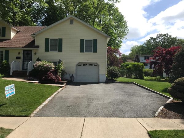 New driveway asphalt in Roselle Park, Union County